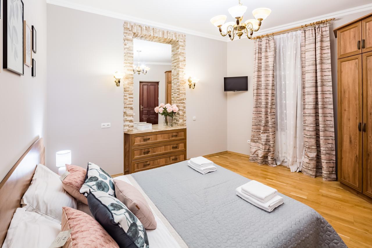 High Castle Apartment Lviv Extérieur photo